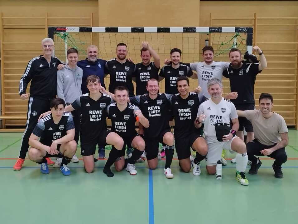 Mannschaftsfoto unserer Futsalspieler in der Halle